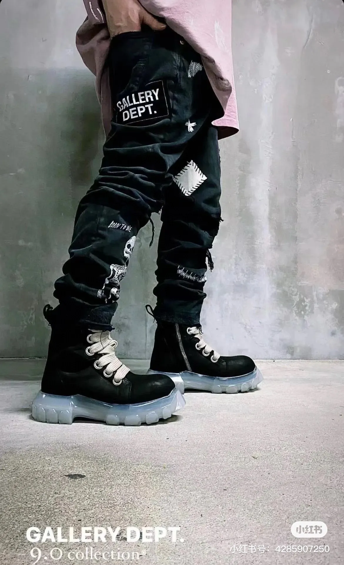 #8020 P246💰 GALLERY DEPT. Skull hand-stitched distressed distressed jeans - Original purchased and patterned to truly restore the ultimate vintage texture - Original hardware accessories, washed and other elevators, QR code analysis are all purchased from the original factory, high degree of restoration, you are welcome to compare with a certain product~ - Three-dimensional version Loose and comfortable, not picky about the figure, tall and slim, factory Seiko, original factory quality control, same style for men and women, can be matched with couples, versatile recommendation Essential jeans for all seasons Color: Distressed Black Size: S-XXL (28-36)